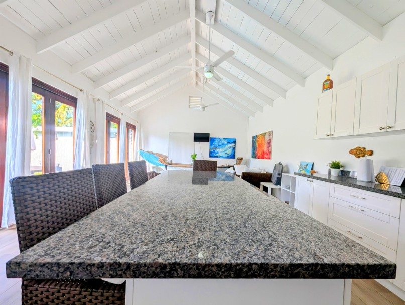 Relaxing Home w/ Private Pool - Close to Beach — photo 5