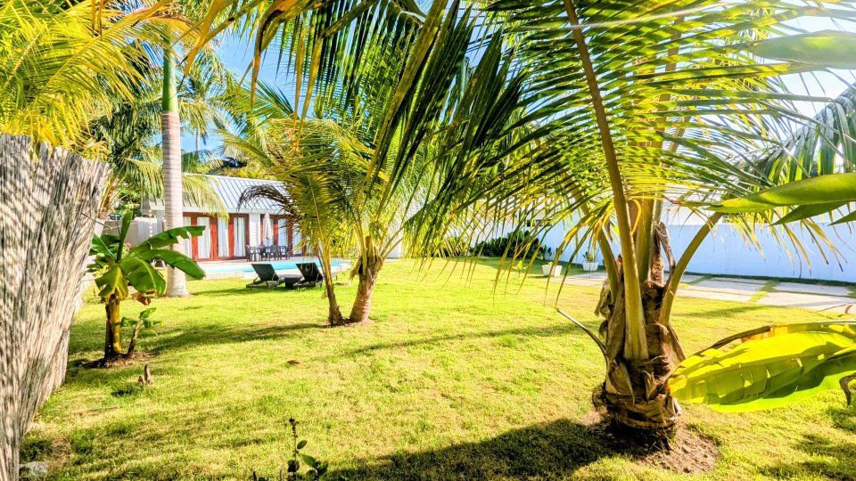 Relaxing Home w/ Private Pool - Close to Beach — photo 7