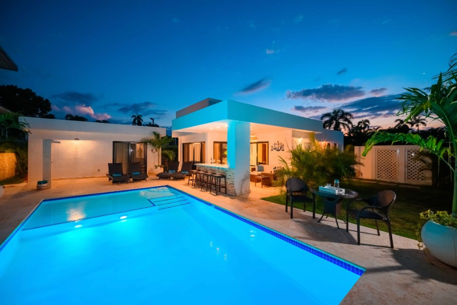 Palm Escape Villa | Pool | AC | BBQ | Fountain