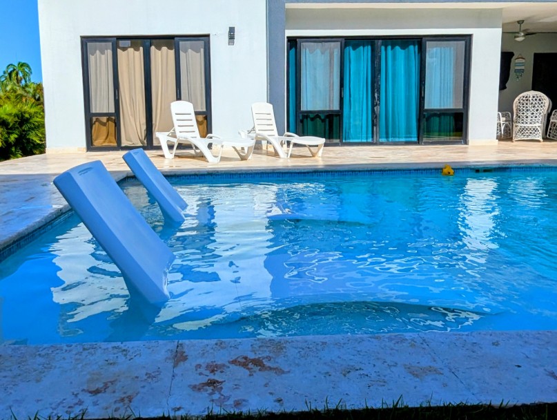 Modern 2BR Oasis | Private Pool ad Tropical Garden