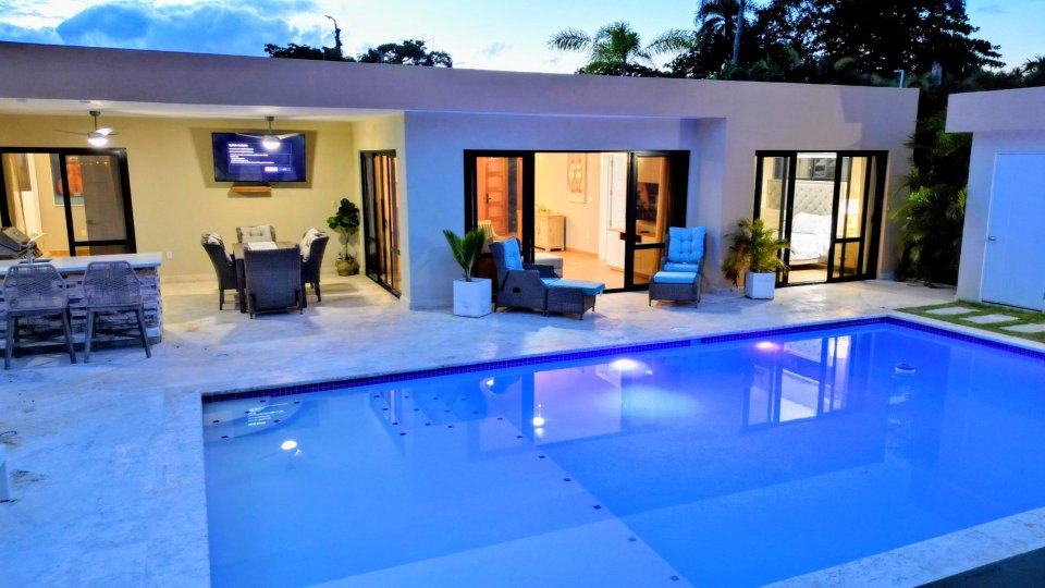 3BR Sunset Villa | Pool | Kitchen | Patio | BBQ — photo 4